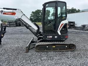 รถขุดดิน E35R2 2022มือสองพร้อมเครื่องยนต์อีซูซุและมอเตอร์กำลังขุดสูงรับประกัน2ปี - Product Image 3