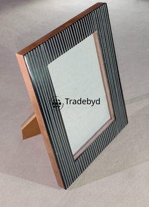 Tradebyd Modern Houten Fotolijst Elegant Handgemaakt Ontwerp, Perfect Voor Muurgalerij En Interieurstyling - Product Image 2