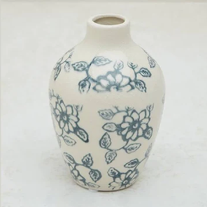 Jarrón redondo de cerámica blanca con diseño grabado en espiral negro llamativo para decoraciones de hotel de oficina en casa disponibles a precios al por mayor - Product Image 4