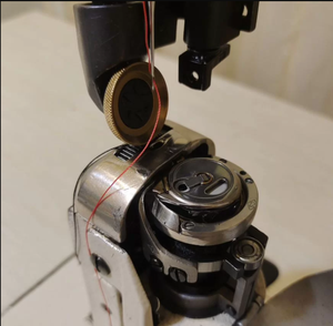 Machine à coudre industrielle à aiguille simple Golden Wheel CS-8810 d'occasion de qualité supérieure, poignée en plastique OEM - Product Image 2