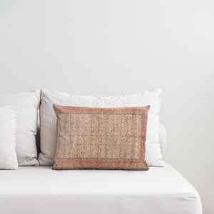 Funda de Almohada Turca con Estampado Kilim Vintage: Suave, Acogedora, Decorativa, Hecha a Mano (Solo la Funda) - Product Image 5