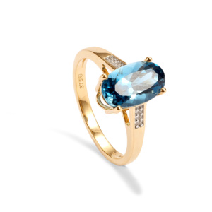 Anillo de Topacio Azul Londres de 3.40ct con Circonita Blanca en Oro Amarillo de 9K, Joyería de Moda - Product Image 1