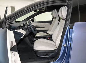 LYNK & CO Z20 EV 2025 100% SUV électrique pour adultes et jeunes conducteurs avec batterie de 61kWh Portée de 530km RWD Direction à gauche - Product Image 6