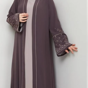 Kimono Abaya Chic et Décontracté pour Femmes Tissu Doux de Luxe Manches Longues Parfait pour la Superposition Mode Modeste Looks Quotidiens - Product Image 1