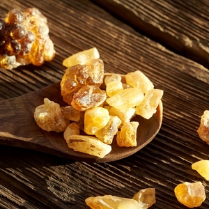 Extrait d'encens naturel de résinoïde d'Oliban pur en vrac pour l'aromathérapie, la parfumerie, l'encens et les soins de la peau | Exportateur en gros - Product Image 4