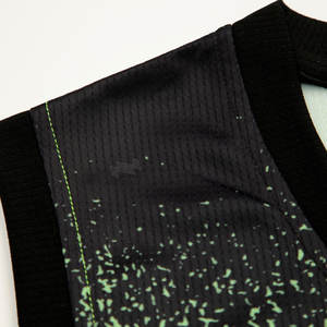 Uniforme de maillot de basket-ball en polyester respirant personnalisable avec logo BSCI vêtements de sport grande taille - Product Image 3