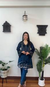 เสื้อผ้าอินเดีย ปากีสถาน ล่าสุด สไตล์บอลลีวูด ชุดฤดูหนาว ซัลวาร์ คามีซ ผ้าคลุมไหล่ งานปัก งานฝีมือ ปรับแต่งได้ ชุดชาติพันธุ์ สำหรับงานปาร์ตี้ ขายส่ง - Product Image 2