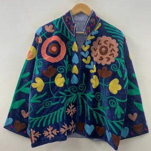 Veste en velours bleu brodée Suzani, manteau bohème en velours, veste artisanale colorée en velours, vêtement d'extérieur unique d'art populaire - Product Image 1