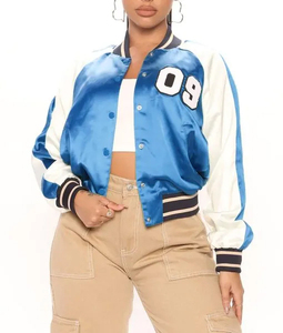 Chaqueta universitaria de satén con logotipo personalizado OEM para mujer, diseño de cuello vuelto bordado transpirable, procesamiento corto crudo de invierno - Product Image 4