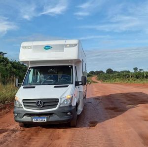 Autocaravana de Lujo Usada 4X4 Todoterreno, Remolque RV, Casa Móvil, Acero Inoxidable, 1500 kg de Carga Útil, 4-6 Personas, La Mejor - Product Image 5