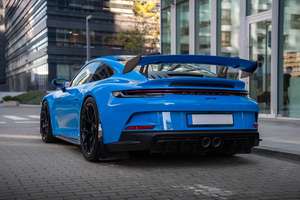 Semi-nuevo 2025 para 911 Urmodell GT3 SUV / Sport Design 4.0L Gasolina 510 HP Máx. V6 Turbo Volante a la Izquierda Cuero Oscuro R20 - Product Image 5