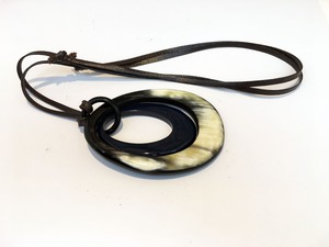 Diseño caliente Venta caliente mejor diseño al por mayor hecho a mano cuerno de búfalo mujer cuerno de búfalo colgante tipo collar - Product Image 2