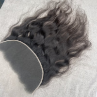 Perruques Lace Front 13x4 en cheveux naturels indiens bruts noirs, ondulés naturels, densité 180%, avec toupets capillaires Lace Front