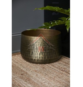 Jardinière en laiton antique, pot à fleurs de luxe en or martelé, décoratif pour intérieur et extérieur, grand pot rond en fer pour la maison - Product Image 1