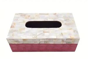 Serviette en nacre et couverture de boîte à mouchoirs en bois pour la cuisine et les fêtes. - Product Image 4