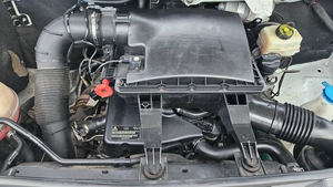 Mercedes-Benz Sprinter 2500 170 WB 2015 Usada, Furgoneta de Pasajeros de 12 Plazas, Tracción Trasera - Product Image 4