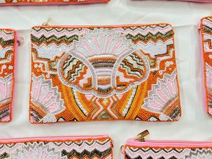 กระเป๋าคลัทช์สไตล์โบฮีเมียนหรูหราสำหรับผู้หญิงกระเป๋าผ้าแคนวาสสีลูกปัดแก้วหลากสีสำหรับผู้หญิงทันสมัย - Product Image 3