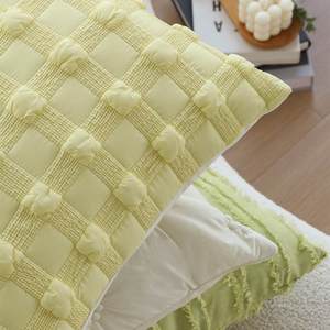 Juego de 2 Cojines Decorativos Modernos Texturizados de la Colección Serenity con Patrones Acolchados a Rayas - Product Image 6