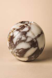 Jarrón de Flores de Mármol de Marca Privada para Decoración de Mesa, Mejora la Estética del Hogar con un Diseño de Piedra Natural Atemporal - Product Image 3