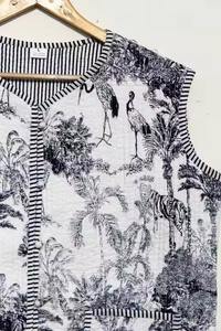 Veste Kantha unisexe en coton fait à la main, manteau d'hiver court matelassé sans manches, bouton en tissu imprimé de style bohème - Product Image 4