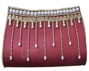 Bolso de Mano Tipo Clutch de Satén Bordado a Mano para Fiesta, por Lowellcraft - Product Image 1