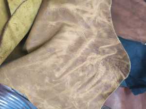 กระเป๋าหนังสไตล์วินเทจทำจากหนังแท้แบบพรีเมี่ยมสำหรับใส่รองเท้าหนังที่มีพื้นผิวที่หลากหลาย - Product Image 3