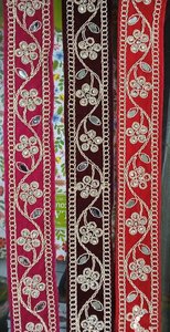 Hecho a medida en encajes Bordados florales de diseño festoneado en varias formas de color en diseños étnicos para en diferentes tamaños - Product Image 2