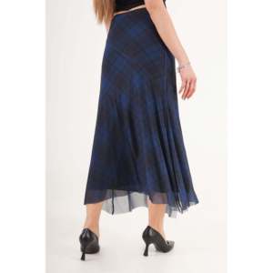 Falda Midi LUSTRIN para Mujer, Corte Asimétrico, Diseño a Cuadros, Color Azul Saxony, Venta al Por Mayor - Falda Elegante de Poliéster para Colección de Boutique - Product Image 6