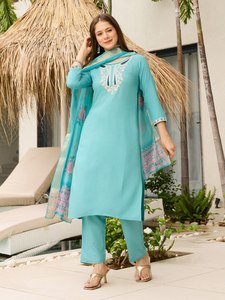 Lancement de la nouvelle collection de Kurta Pent de créateur avec Dupatta en tissu viscose brodé, idéal pour les fêtes - Product Image 3