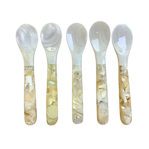 Cuillères en nacre multi-tailles, couverts en coquille naturelle scintillante pour le caviar, le dessert, vente en gros pour hôtels et restaurants. - Product Image 3