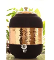 Distributeur d'eau en cuivre au design traditionnel le plus vendu pour les hôtels ou les restaurants et les cadeaux disponibles chez Wholesale Supply