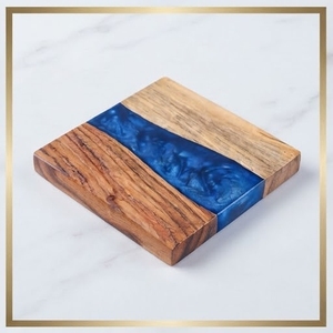 Posavasos Cuadrado de Madera Hecho a Mano con Incrustaciones de Resina Azul, Diseño Moderno, Tapetes y Almohadillas - Product Image 1
