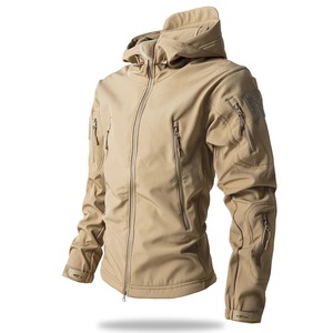 Nueva y elegante chaqueta Softshell con múltiples bolsillos para hombre, chaquetas cortavientos de diseño personalizado, chaquetas de lluvia impermeables con capucha informales - Product Image 1