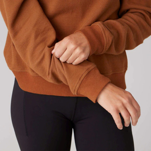 Sweat à capuche en tricot pour femme col à capuche pour la saison d'hiver tenues décontractées superposition se prélasser par temps plus frais Logo avant - Product Image 5