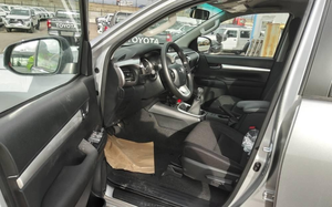 Pick-up Hilux / Revo Pick-up Cabina Doble COLOR 2.4L Turbo Diesel Manual Ref 3249 Nunca Registrado - Product Image 6