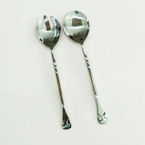 Ensemble de cuillère et fourchette à demi-manche torsadé découpé au laser en plaqué argent Serveur d'ustensiles de cuisine écologique pour salade de fruits Serveur à salade - Product Image 3