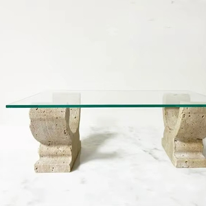 Table basse élégante en travertin et verre avec bases en pierre sculptée, design minimaliste moderne pour espaces de vie luxueux - Product Image 4