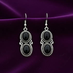 Pendientes colgantes ovalados dobles chapados en oro de plata de ley 925 con ónix negro |   Pendientes Hechos a Mano para Mujer |   Joyería al por Mayor - Product Image 3