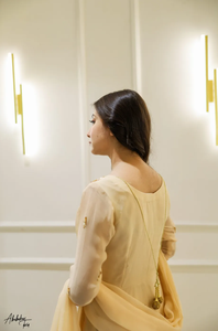 Anarkali en or massif orné à la main avec des vêtements indiens et pakistanais Gharara et Dupatta - Product Image 5