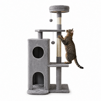 Tour d'escalade pour chat multi-niveaux moderne, écologique et durable, avec griffoir, repose-perchoir en peluche et structure en carton