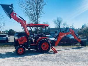 รถตักล้อยาง Kubota M62 แบบมีหลังขุด ใช้งานมาแล้ว แต่สภาพดี |   รถแทรกเตอร์ดีเซล 62 แรงม้า ขับเคลื่อน 4 ล้อ พร้อมที่ตักด้านหน้าและรถขุดด้านหลัง - Product Image 3
