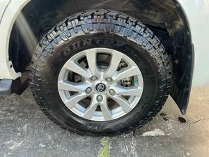 Offre Spéciale : Toyota Land Cruiser AWD d'occasion – Prêt à être expédié - Product Image 5