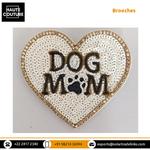 Offre incroyable sur des broches en forme de cœur de qualité exceptionnelle brodées à la main avec broche - Product Image 3