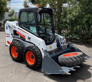จัดส่งรวดเร็ว ราคาขายส่ง คุณภาพพรีเมียม รถตักล้อยาง Bob-cats S450 รถตักตีนตะขาบ เครื่องยนต์ดีเซลมือสอง ปั๊มเกียร์ - Product Image 1