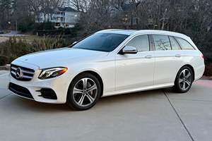 Mercedes-Benz E400 4Matic Wagon 2018 d'occasion en bon état, sans réserve, 21 100 miles, V6 biturbo, transmission intégrale, pack Premium 2, non modifié - Product Image 3