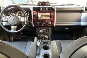 TOYOTA FJ CRUISER d'occasion 2007, conduite à gauche/droite - Product Image 2