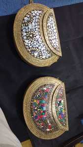 Pochette en métal artisanale pour femmes à forte demande Accessoire polyvalent à la mode pour compléter toute tenue Fournisseur directement indien - Product Image 3