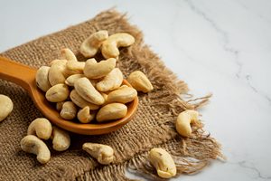 Best Price Export Quality Raw W320 <b>Cashew</b> <b>Nuts</b> 500g Packed and 20 KG Bags Wholesale Available - Product Image 6