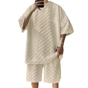 Personnaliser l'usine Ensemble short pour hommes 100% coton T-shirts et short Ensemble Streetwear d'été T-shirt à col rond Survêtement pour OEM - Product Image 4