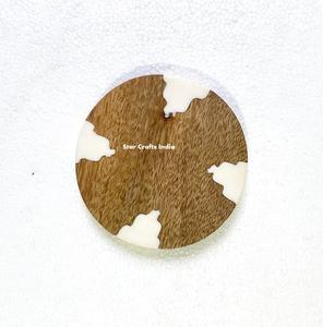 Vente en gros sous-verres tapis en résine de bois tampons ronds maison hôtel rond naturel résine époxy acacia accessoires de cuisine - Product Image 1